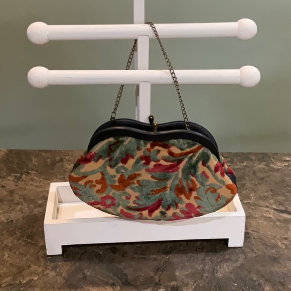 Vintage floral woman’s clutch - Picture 1 of 4